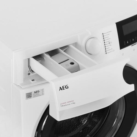 Стиральная машина AEG LFR61944BE белый