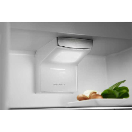 Холодильник Electrolux ENS8TE19S белый