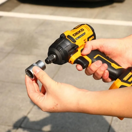 Гайковерт Deko DKIS-Li (083-1085)