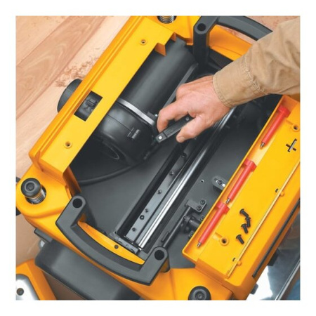 Рейсмусовый станок Dewalt DW735 (DW735-A9)